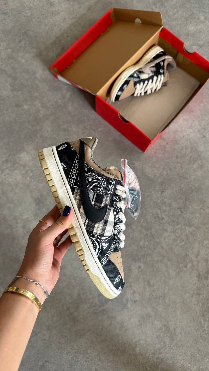 Dunk Los Sb Travis Scott